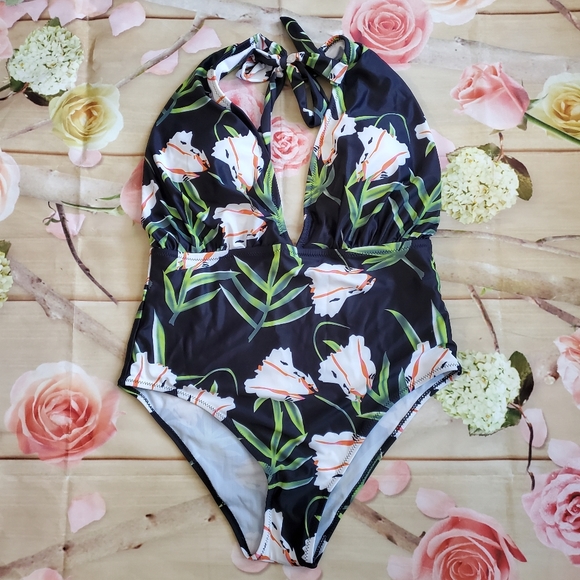 NEW! Cupshe Floral one piece swimsuit - Picture 3 of 7